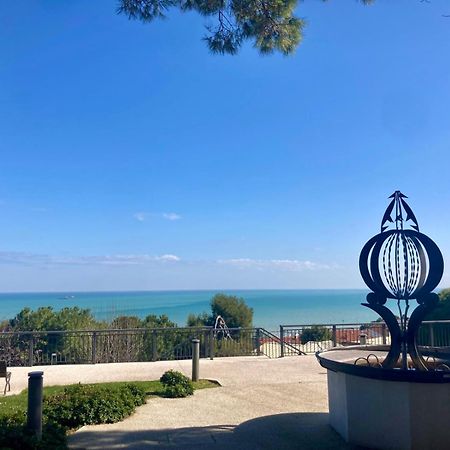 B&B Residenza Leonardo Фальконара-Мариттіма Екстер'єр фото